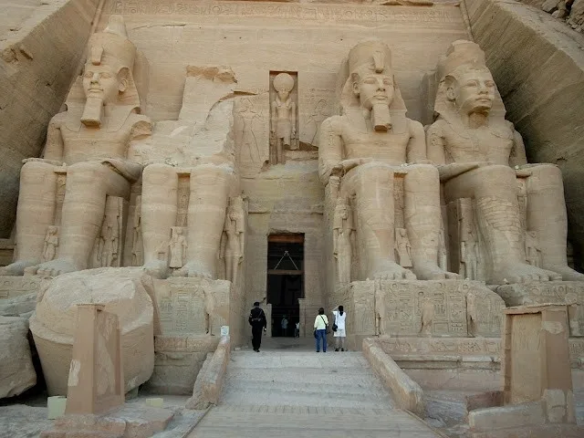Tour von Luxor nach Assuan und Abu Simbel